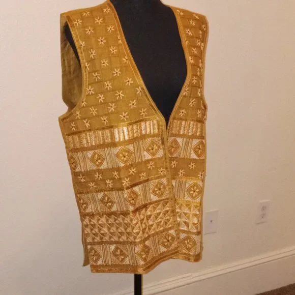 Embroidered and Beaded vest. - Picture 7 of 11